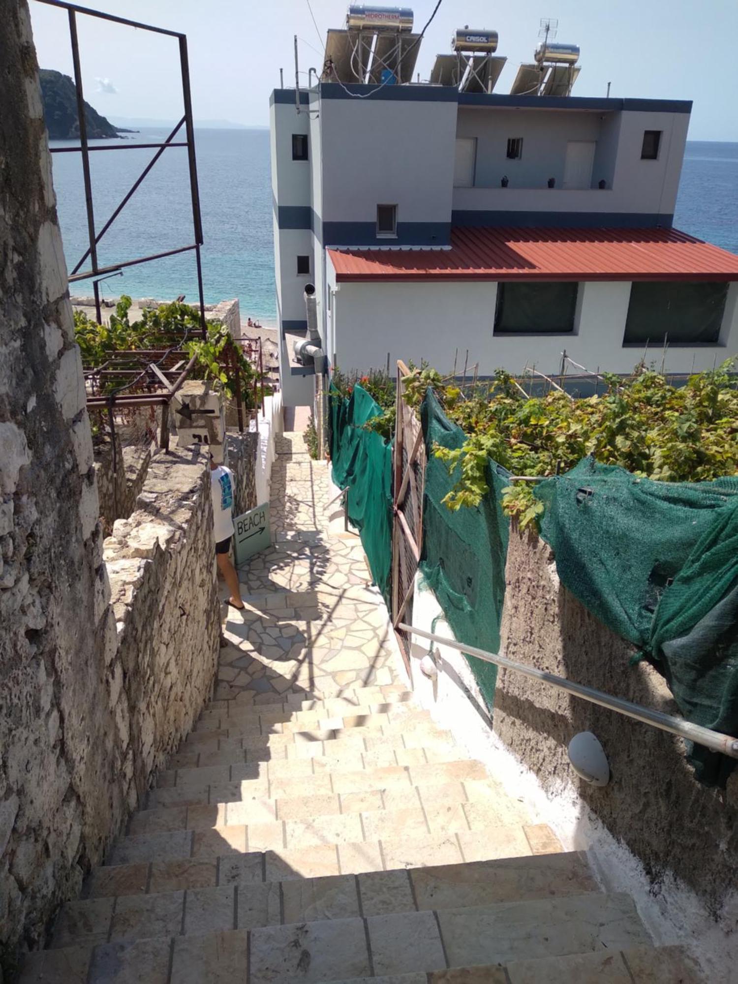 Nadim Rooms Himare Ngoại thất bức ảnh
