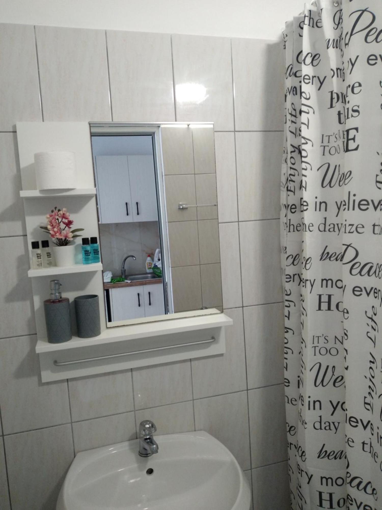 Nadim Rooms Himare Ngoại thất bức ảnh