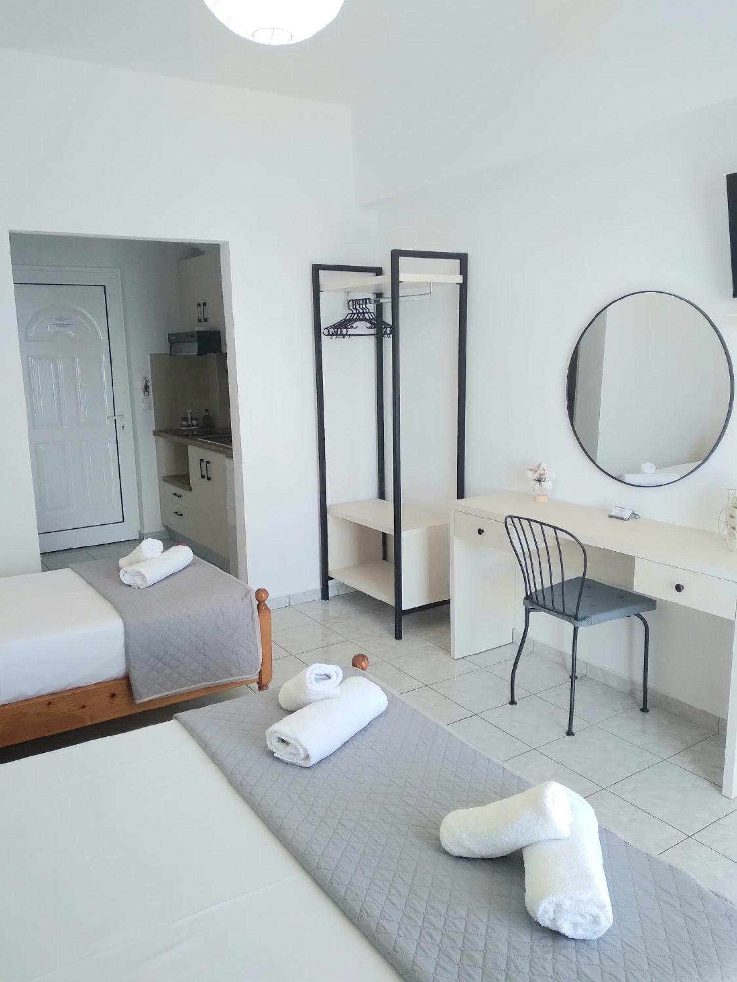 Nadim Rooms Himare Ngoại thất bức ảnh